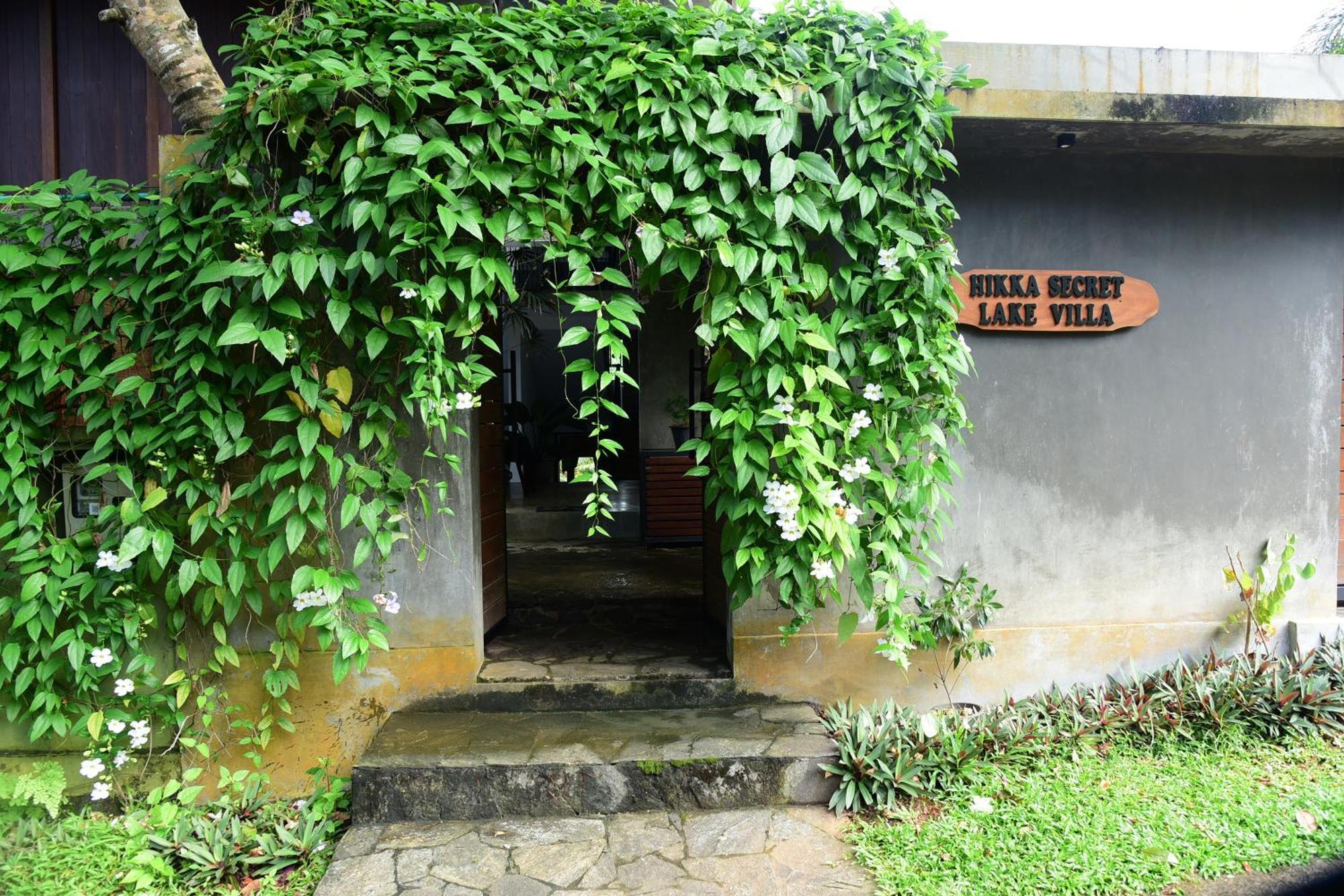 Hikka Secret Lake Resort Hikkaduwa Exterior foto