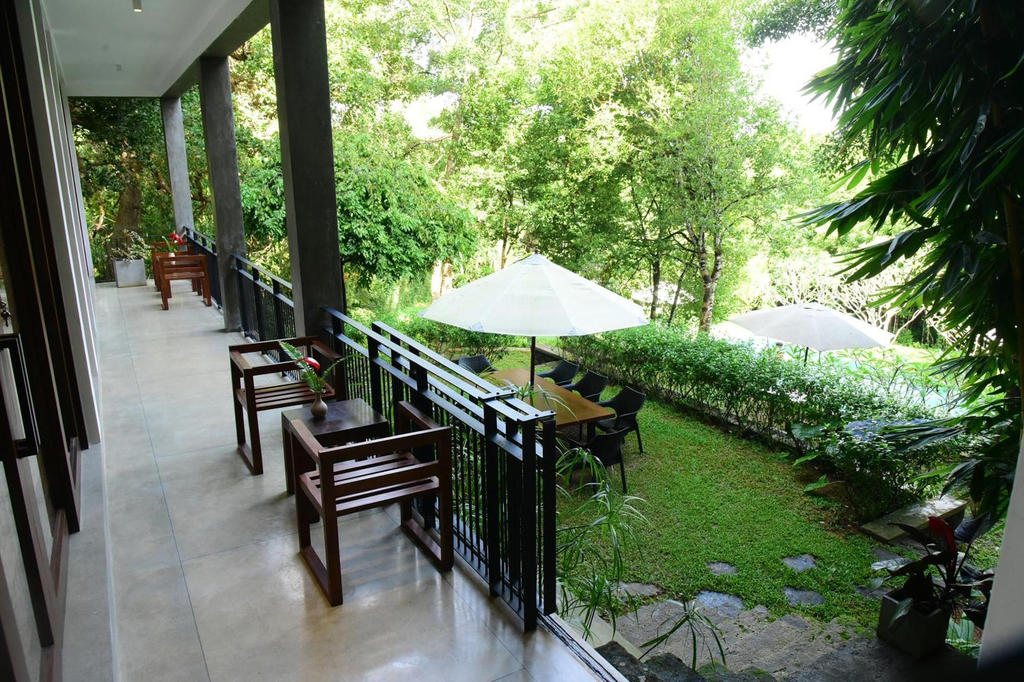 Hikka Secret Lake Resort Hikkaduwa Exterior foto