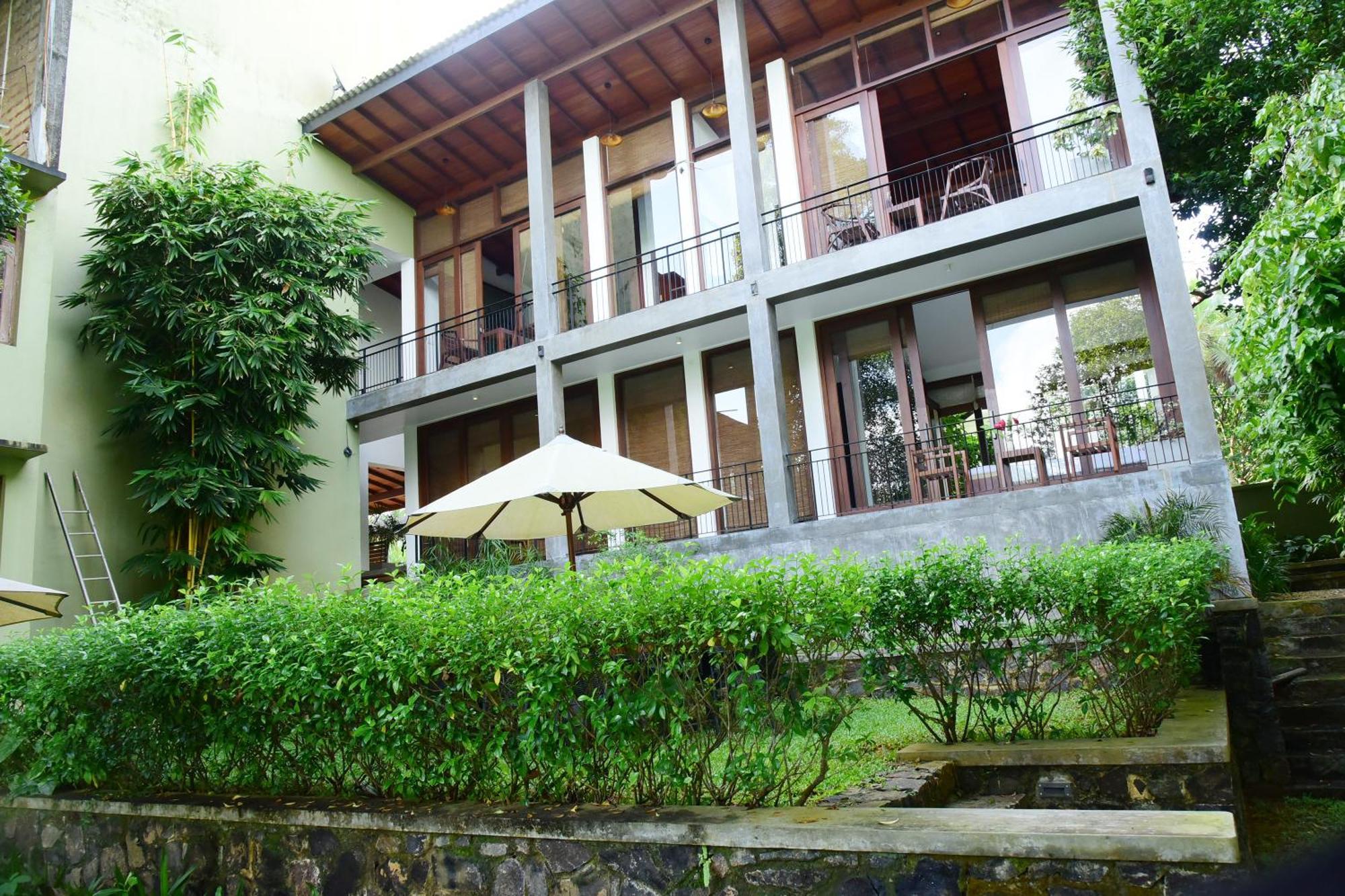 Hikka Secret Lake Resort Hikkaduwa Exterior foto