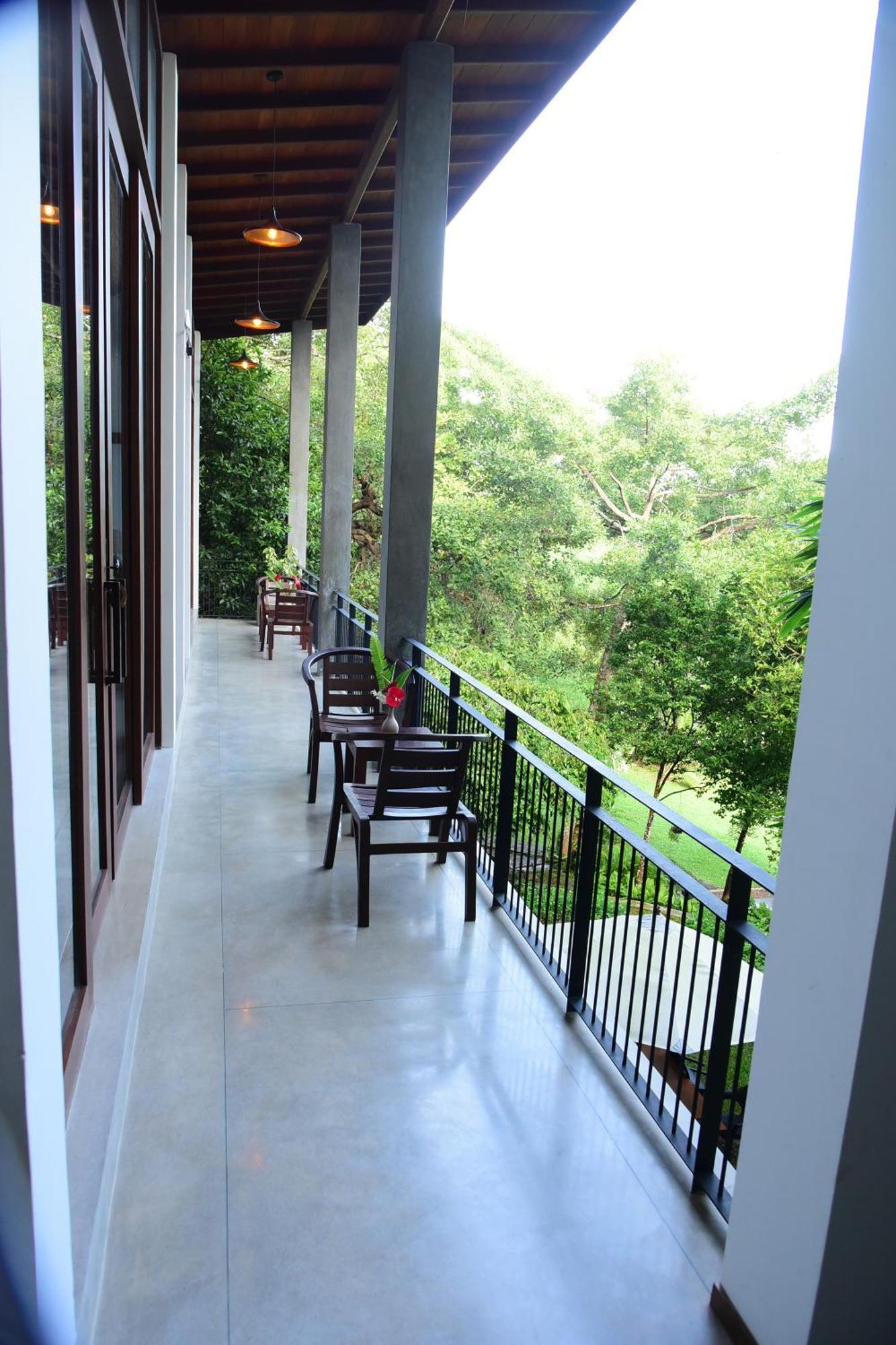 Hikka Secret Lake Resort Hikkaduwa Exterior foto
