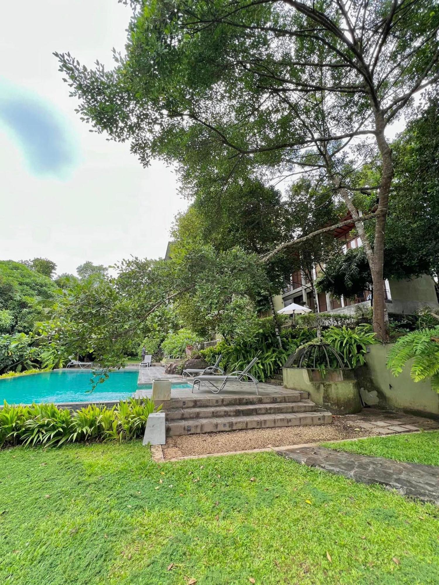 Hikka Secret Lake Resort Hikkaduwa Exterior foto